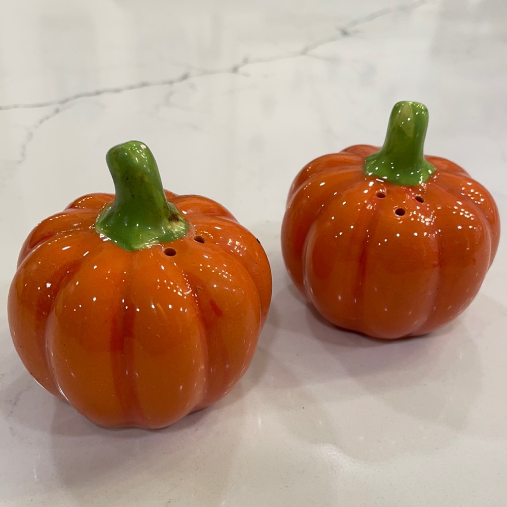 Vintage Pumpkin 🎃 Salt and Pepper Shaker Set